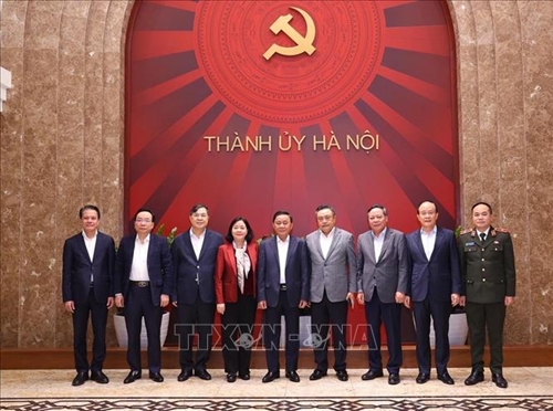 Đoàn kiểm tra của Bộ Chính trị làm việc với Ban Thường vụ Thành ủy Hà Nội